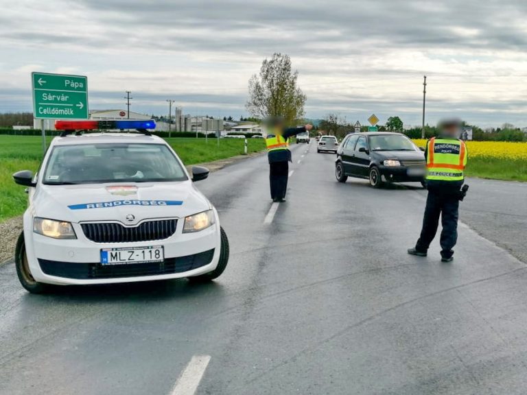 Autóbusz és személygépkocsi ütközött, ketten életüket vesztették, 14-en megsérültek