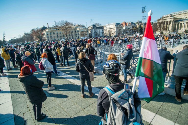 Hiába nyit újra szinte minden, egy tilalom még megmarad