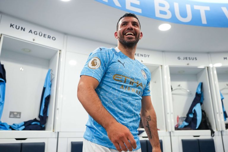 Aguero műtött térdét vizsgálták Barcelonában