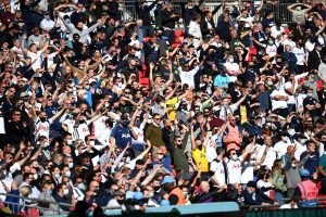 Visszatérhetnek a nézők a Premier League meccseire