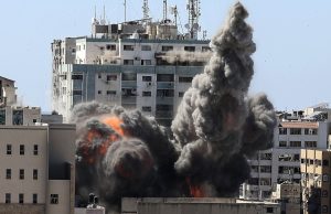 Így élték meg a gázai toronyház lerombolását az Al Jazeera és az AP újságírói