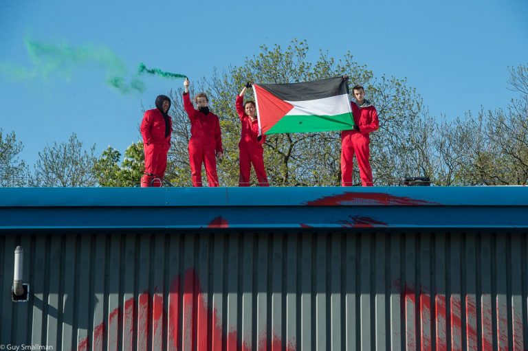 Aktivisták zártak le egy izraeli dróngyárat az Egyesült Királyságban