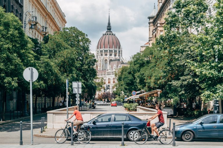 Nemsokára megszűnhet az ingyenes közterületi parkolás