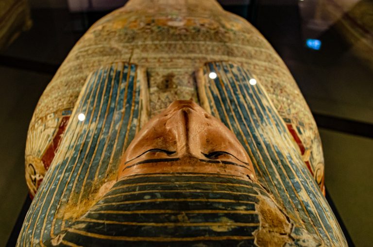 Felfedezték a világ első egyiptomi terhes múmiáját