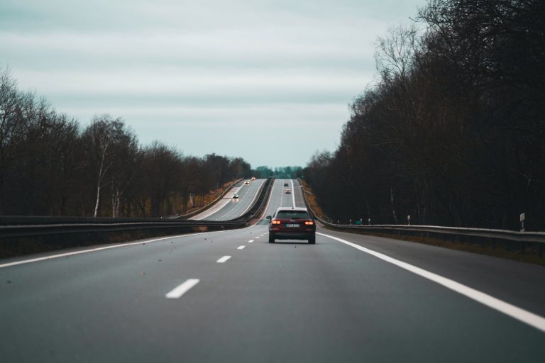 Nemsokára minden megyei jogú város elérhető lesz négysávos utakon