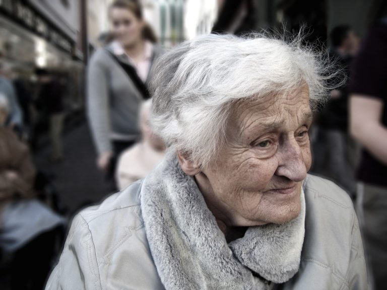 Idősek naivitását kihasználó csalót fogott el a rendőrség