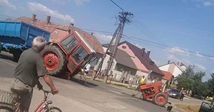 A főutca közepén szakadt ketté egy traktor (képekkel)