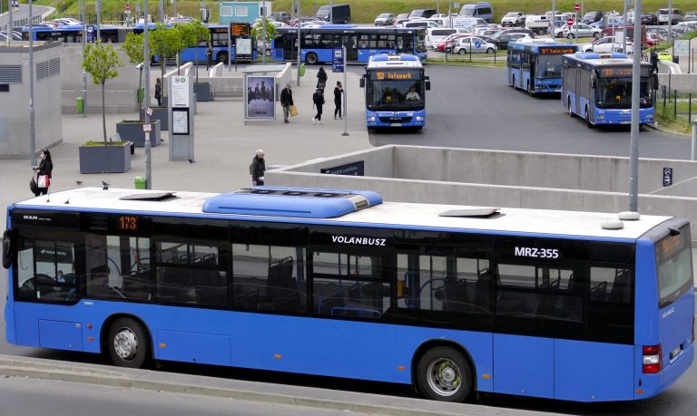 Jogsértést követett el a Volánbusz, hátrányos megkülönböztetés érte egy kerekesszékes utasát