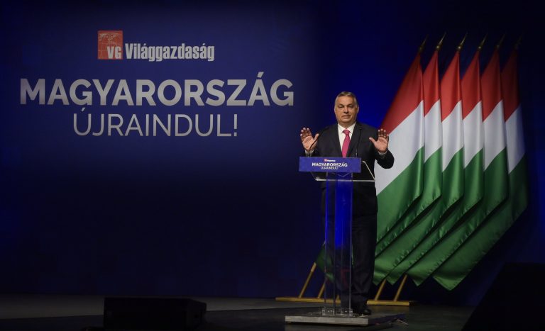 Orbán: visszakaphatják a gyermekes családok a 2021-ben fizetett adójukat, de van egy feltétel