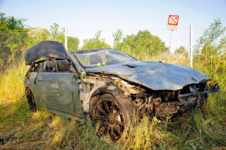 Helyszíni képek érkeztek az M7-esen történt halálos balesetről