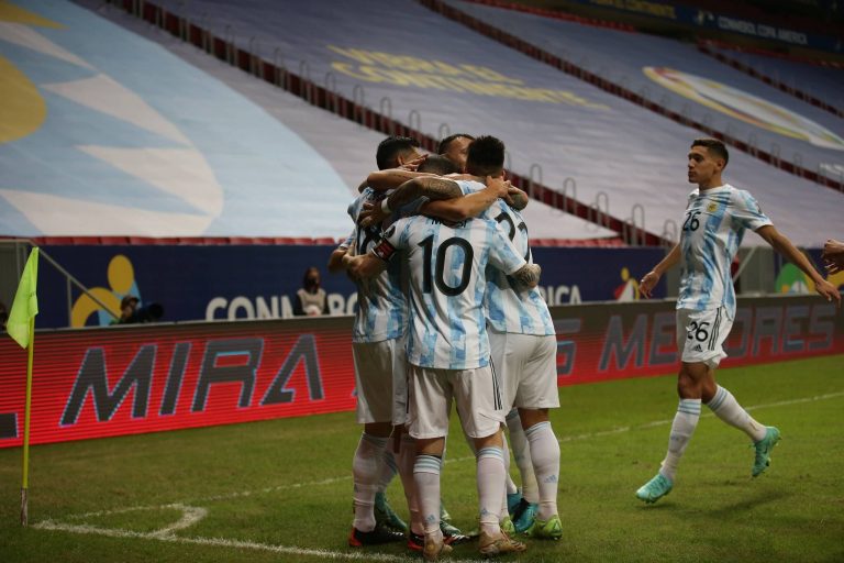 Akkora gólpasszt adott Messi Uruguay ellen, hogy megkönnyeztük