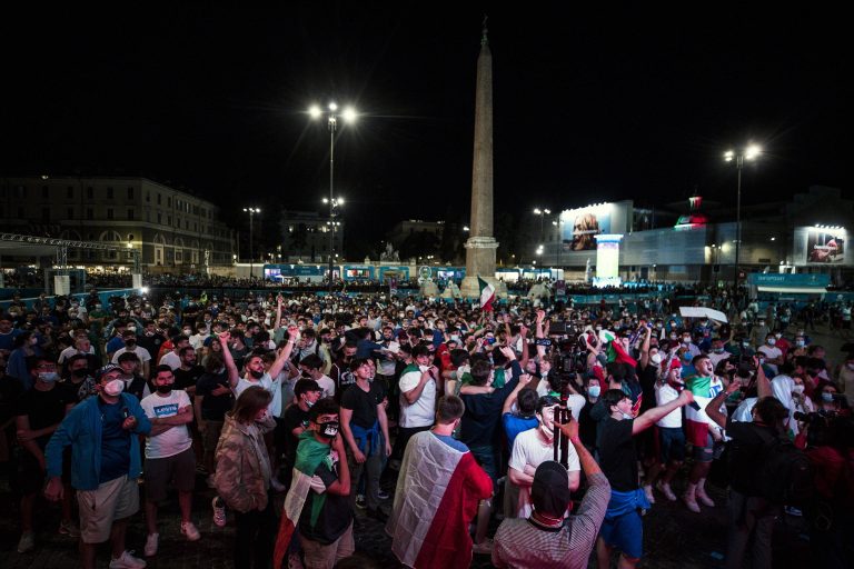 Hatástalanítottak egy házi készítésű bombát az olasz Eb-mérkőzés előtt