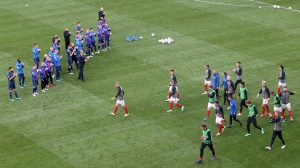 Egyes szurkolókat nem engedtek vissza a stadionba Eriksen összeesése után