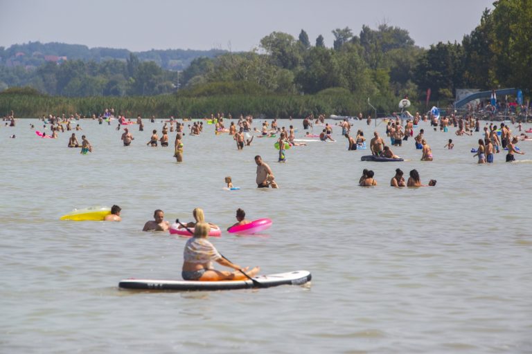 Néhány településen maradt szabadstrand a Balatonon