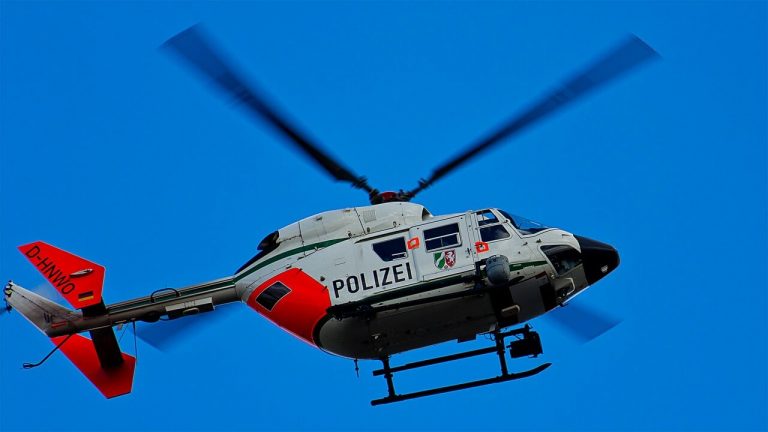 Helikopterrel is keresik a németországi késelőt, aki hétfőn csapott le