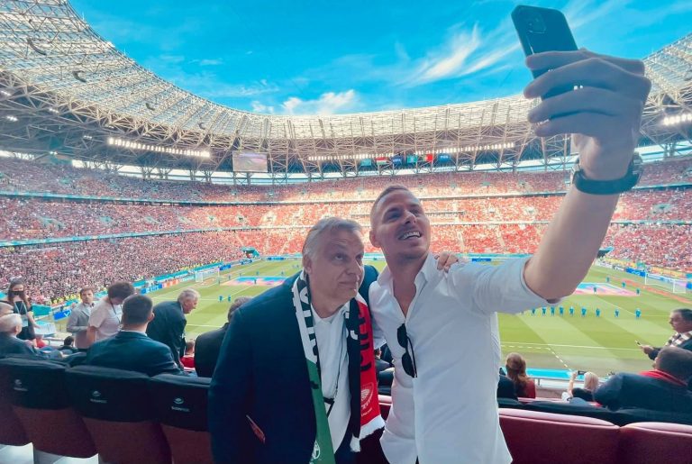 Dzsudzsák és Orbán közös szelfit lőtt a Puskás Ferenc Stadionban