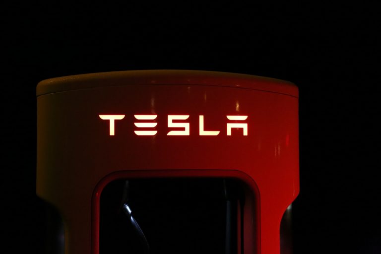 Megépítette a Tesla a világ egyik legerősebb szuperszámítógépét