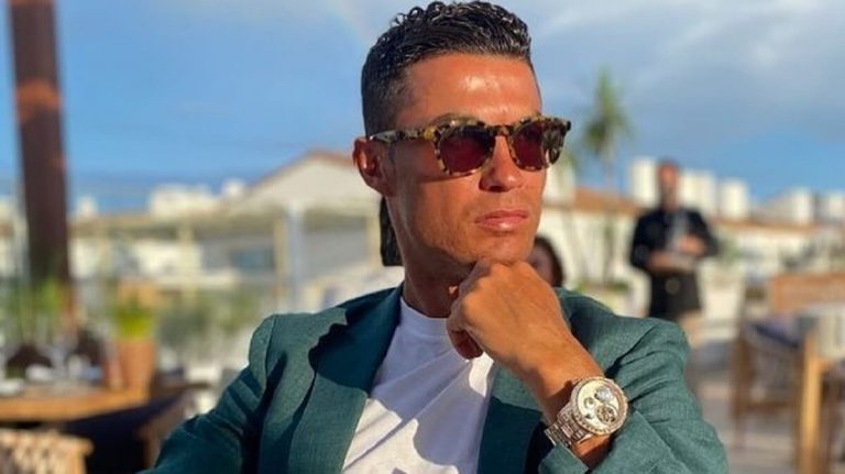 Cristiano Ronaldo megmutatta az egyik kedvenc luxusautóját