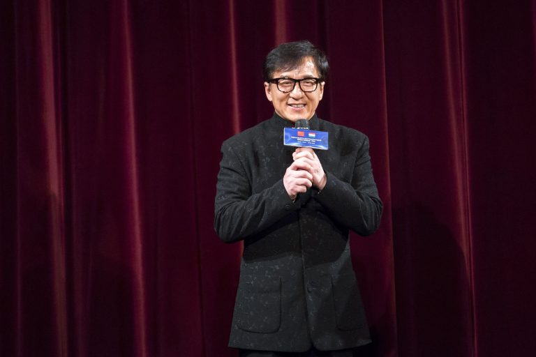 Jackie Chan csatlakozni akar a Kínai Kommunista Párthoz