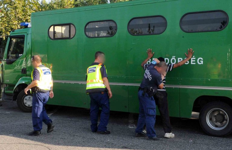 Szervezett módon csempészett bevándorlókat Magyarországra két ukrán férfi