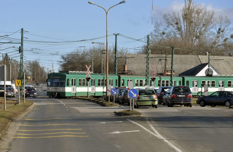 Közel 5 milliárdból újítják fel a gödöllői és a csömöri HÉV-vonalat