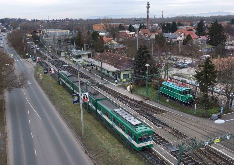 Lánykérés előtt akart megerőszakolni egy védtelen nőt a gödöllői HÉV-en portyázó szatír