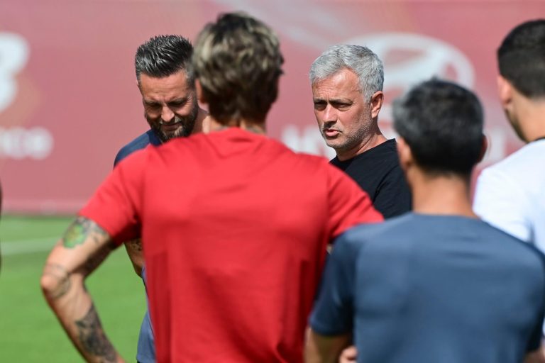 Jose Mourinho hatalmas jelenete az AS Roma edzésén