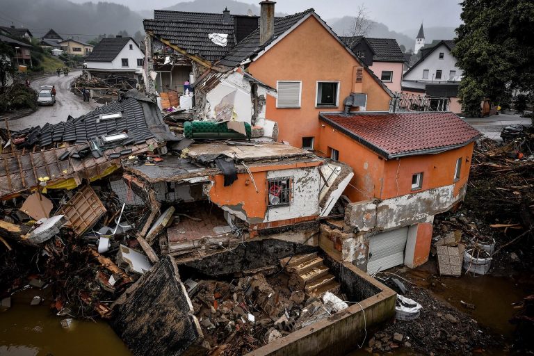 Hónapokra fűtés és meleg víz nélkül maradhatnak a német áradások által érintett területen élők