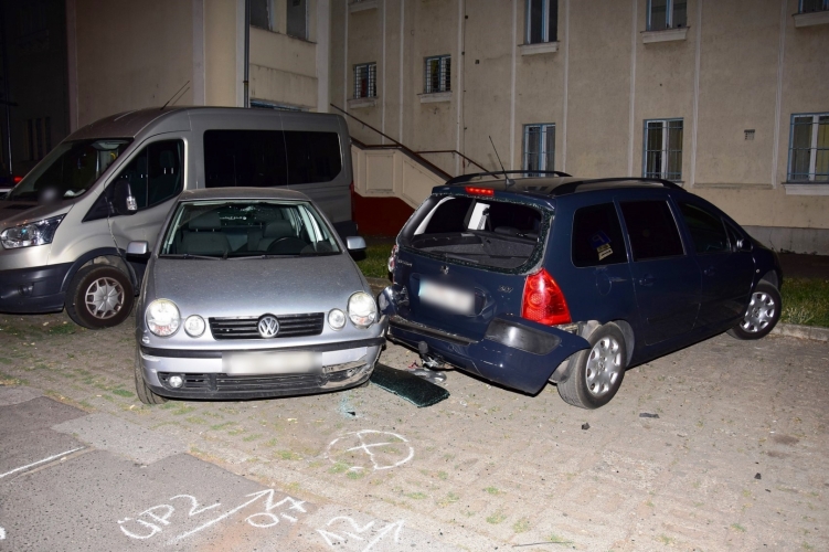 Fiatalok el akartak kötni egy autót Debrecenben, de egy métert sem sikerült megtenniük vele