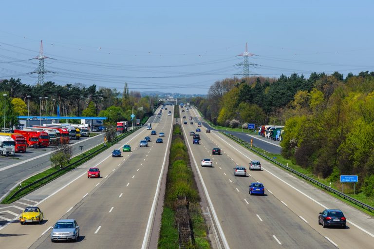 Hiába olcsó az olaj, csúcson a benzin ára