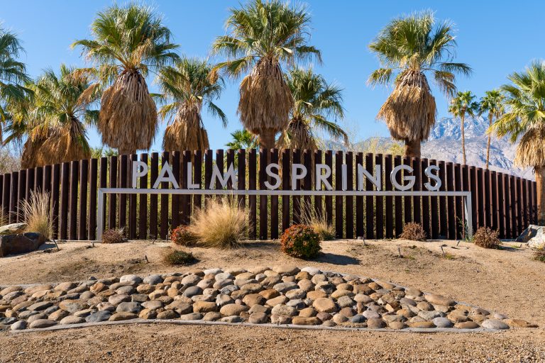 A kaliforniai Palm Springsben már azt fontolgatják az elviselhetetlen hőség miatt, hogy csak éjszaka fognak dolgozni