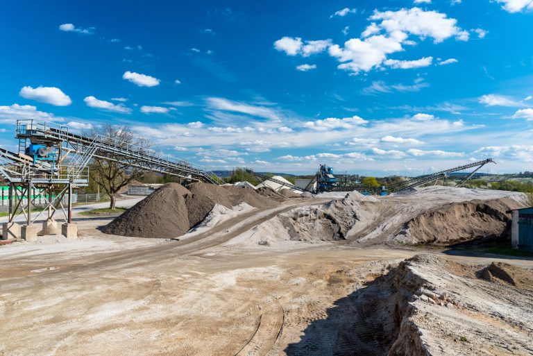 Eljárást indított a GVH egy piacot uraló kavicsbányász cég ellen