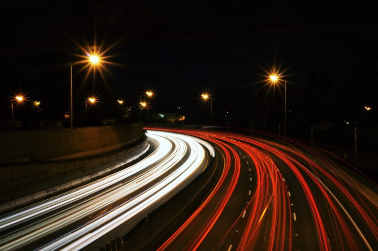 Bűnügyi felügyelet alá helyezték a 8-as főút száguldozóját