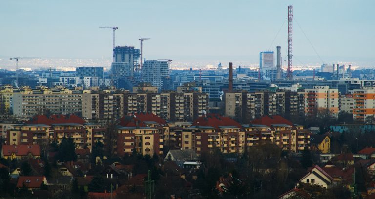 Hiába fogadta el az országgyűlés, az Alkotmánybíróság szerint alaptörvény-ellenesek a bérlakástörvény egyes részei