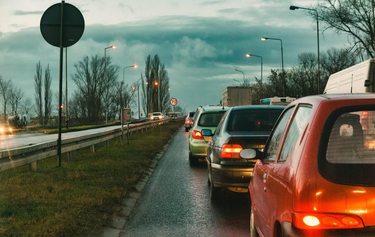 Figyelem: többórás a várakozási idő a tompai határátkelőnél (frissítve)