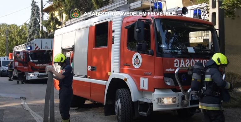 Videó a XI. kerületi lakástűzről, teljes terjedelmében égett a lakás