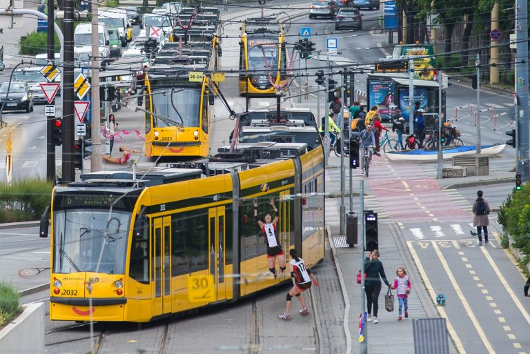 Több vonalon is villamospótlók járnak