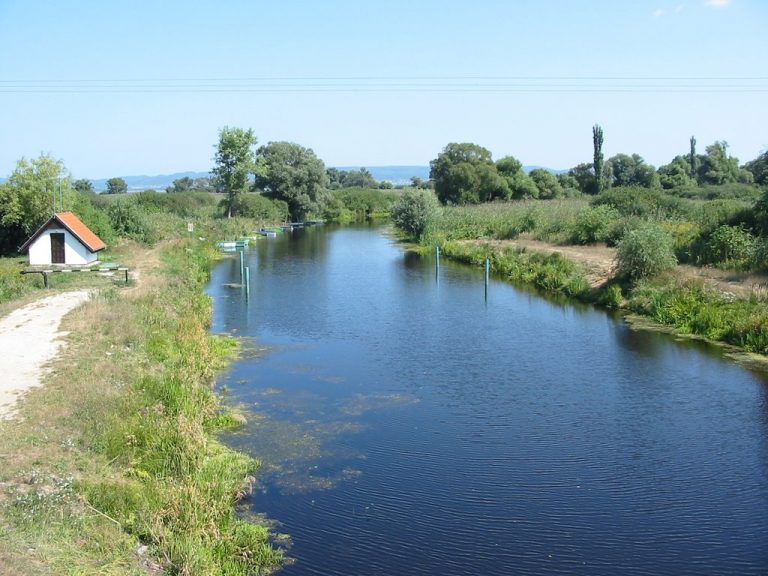 Ipari búvárok találtak rá egy 20 évvel ezelőtt ellopott autóra a Zala folyóban