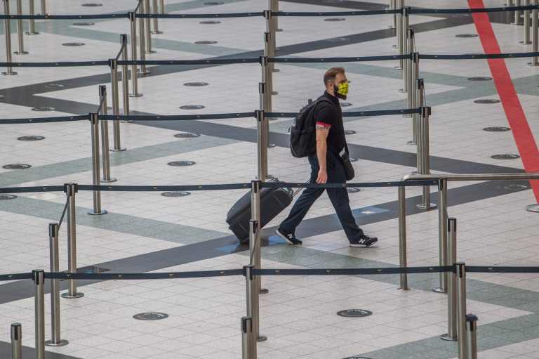 Egy utas halála miatt kényszerleszállást hajtott végre egy gép Ferihegyen