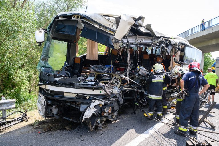 Megrendülten nyilatkozott az M7-es busztragédia túlélő sofőrje