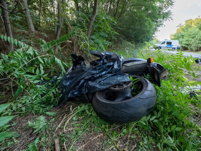 Szörnyethalt a Nemesnádudvarnál balesetet szenvedő motor utasa