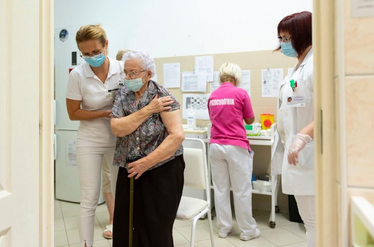 Rusvai úgy érzi, visszatérhet a kötelező maszkhasználat