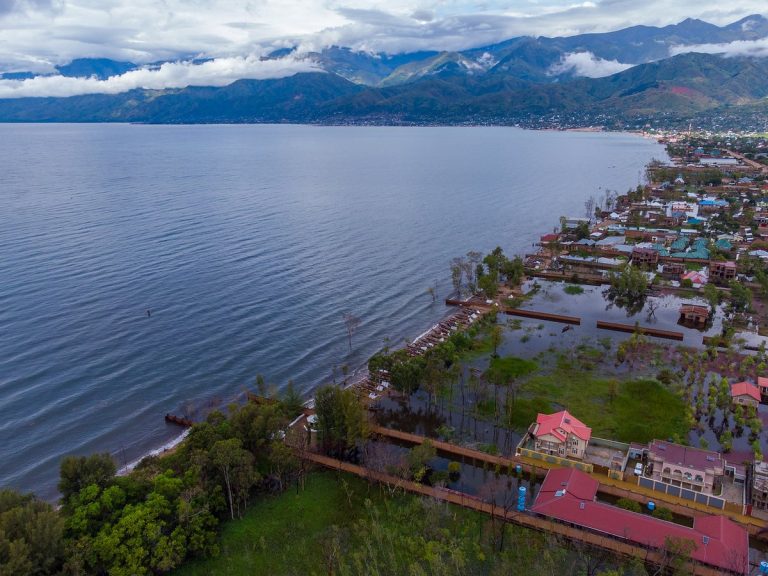 Tizenegyen elhunytak, miután elsüllyedt egy hajó a Tanganyika-tón