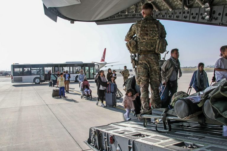 Afganisztán: heten meghaltak a kabuli repülőtér közelében