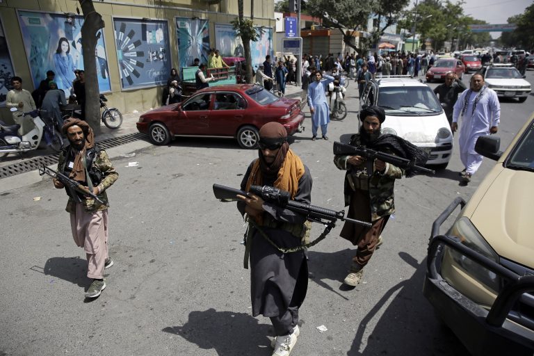 Az amerikai szenátorok válaszokat várnak a Pentagontól: hogyan kerültek amerikai fegyverek a tálibokhoz?