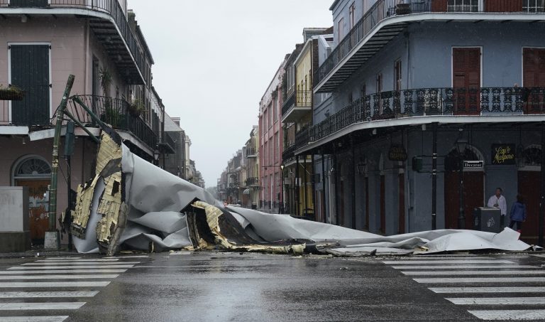 Lecsapott az Ida hurrikán Louisianára, egész New Orleans áram nélkül maradt (videók)