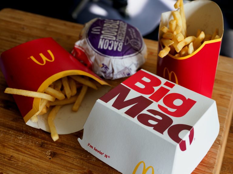 Beperelte a McDonald’sot egy nő, amiért a Big Mac miatt megszegte a böjtölési szabályokat