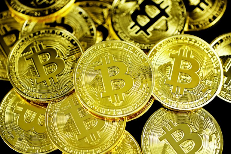 Berobbant a bitcoin árfolyama, újból 50 ezer dollár fölött jár a kriptovaluta