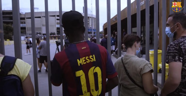 Közel 9 perces videó Messi utolsó napjáról a Barcánál, könnyekig hatol