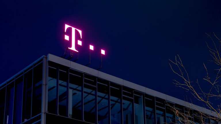 Korlátlan mobilnetet ajándékoz a Telekom üzleti ügyfeleinek a hosszú hétvégére